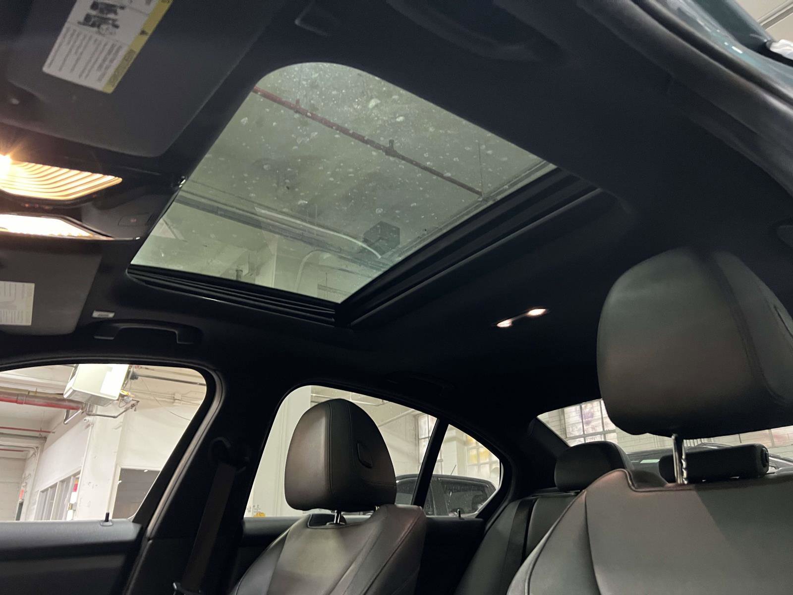 Used 2019 BMW 330i xDrive Sedan w/ Premium Package image 18