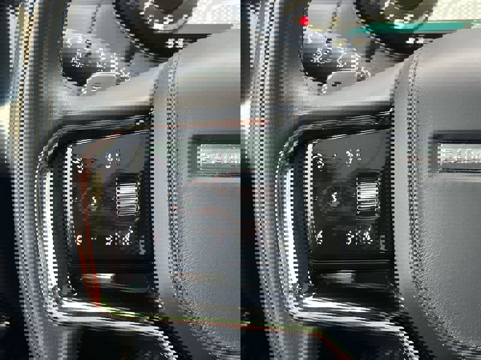 Used 2023 Land Rover Range Rover Sport SE Dynamic image 21