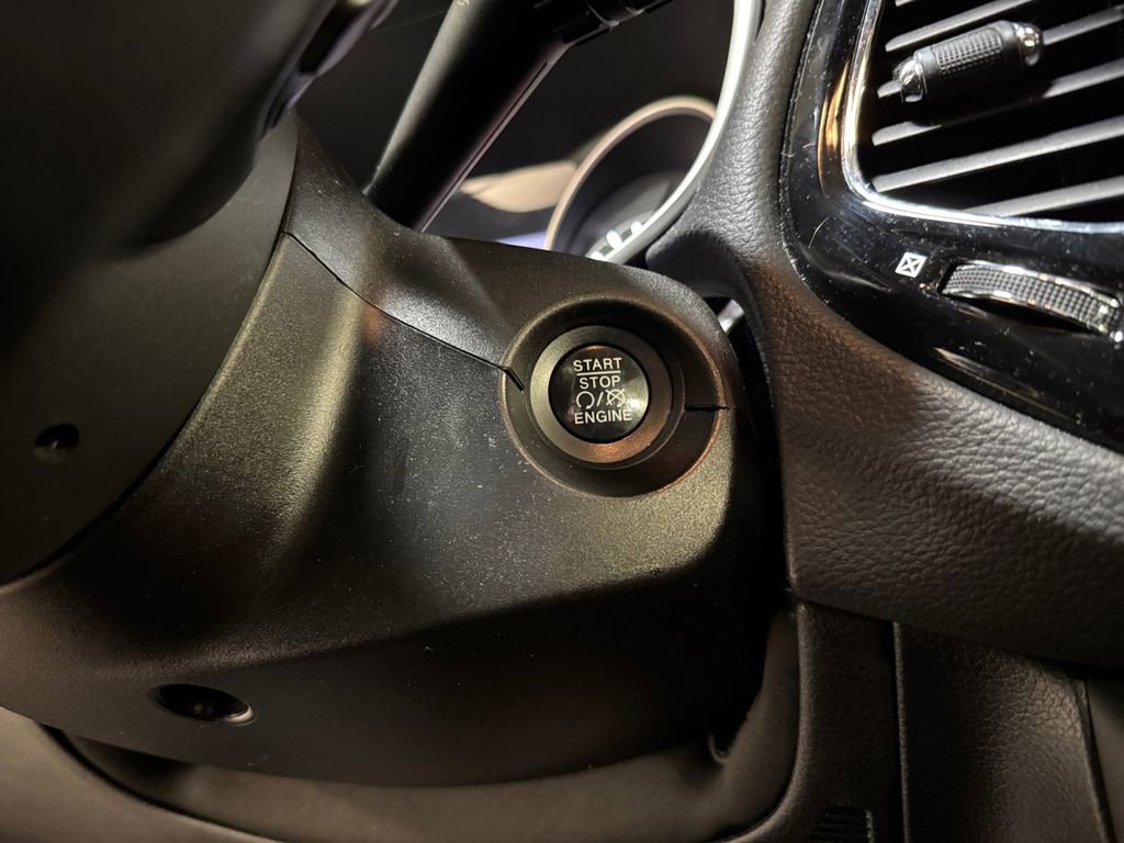 Used 2018 Jeep Compass Limited image 29