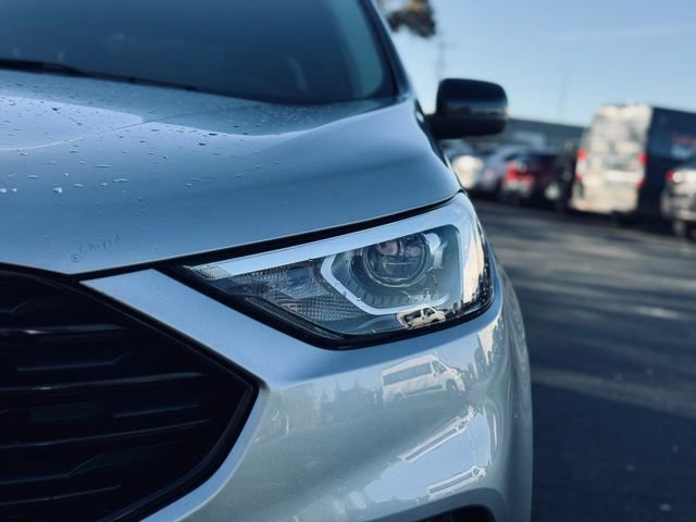 Used 2022 Ford Edge SE w/ Black Appearance Package image 8