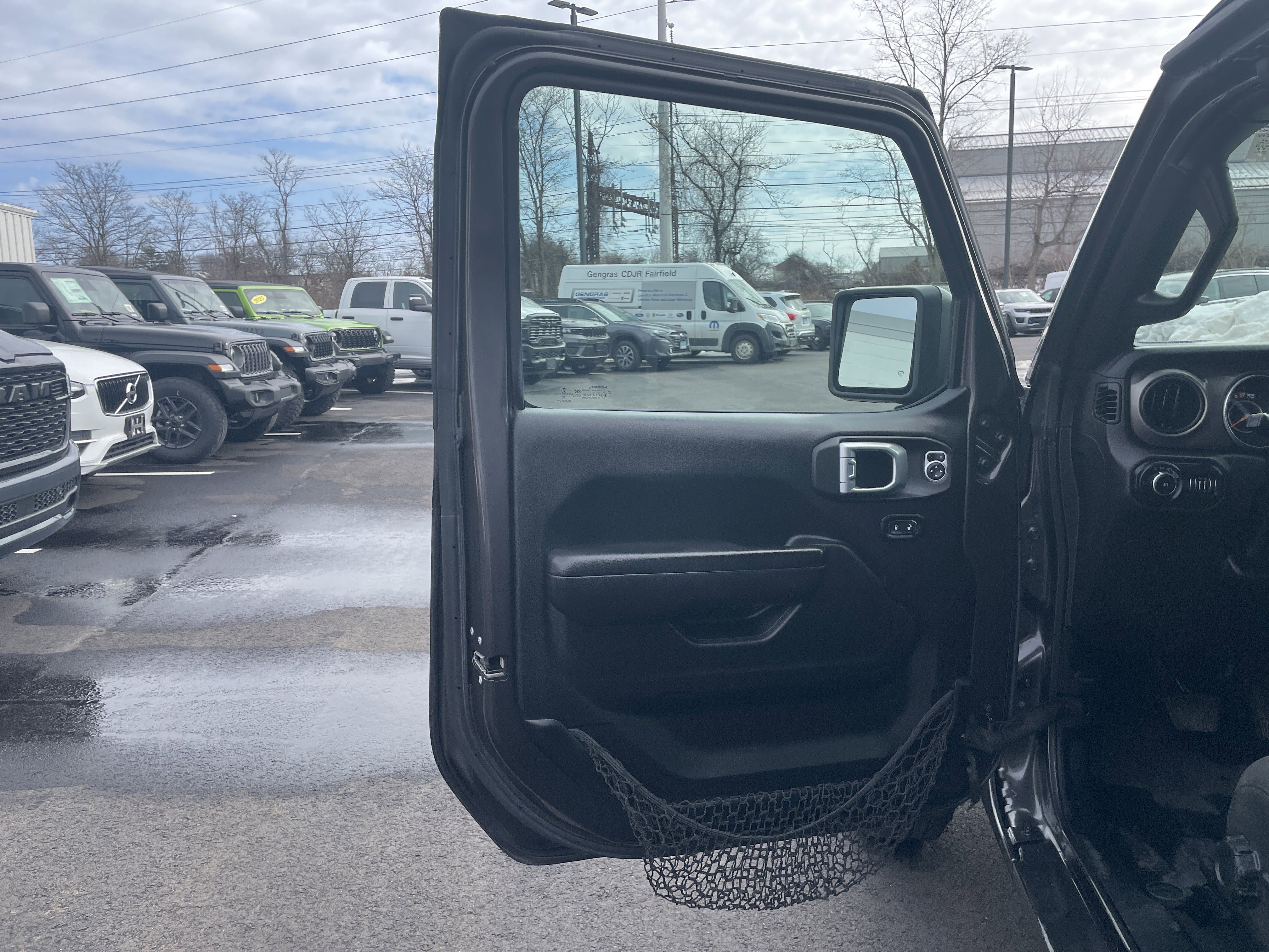 Used 2018 Jeep Wrangler Unlimited Sport S image 33