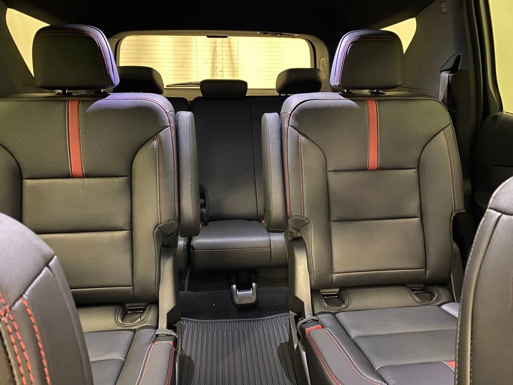 New 2026 Chevrolet Traverse RS w/ LPO, Floor Liner Package AWD/4WD image 18