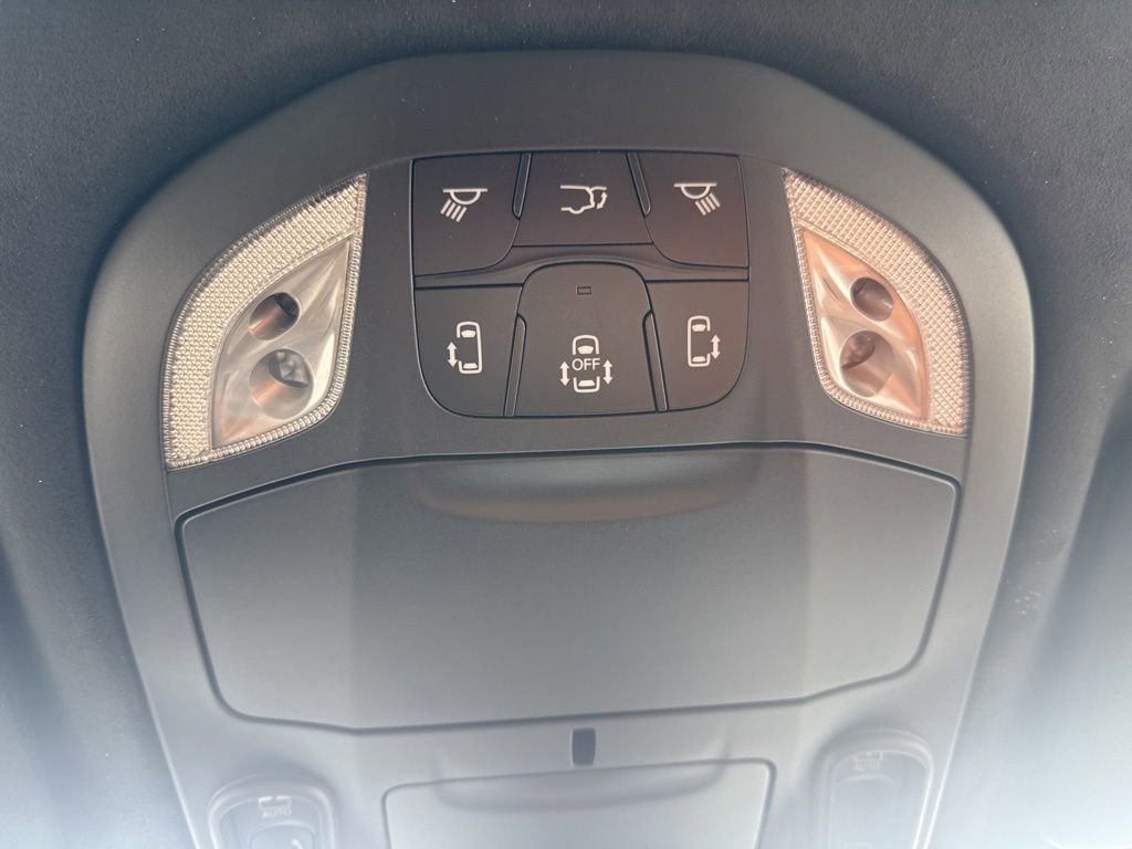 New 2026 Chrysler Pacifica Pinnacle image 26