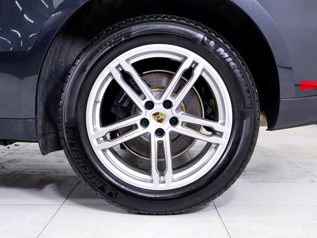 Certified 2026 Porsche Macan image 29