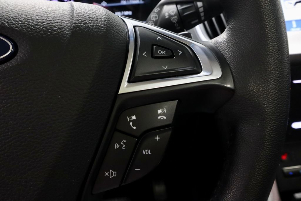 Certified 2019 Ford Edge Titanium w/ Cold Weather Package image 33