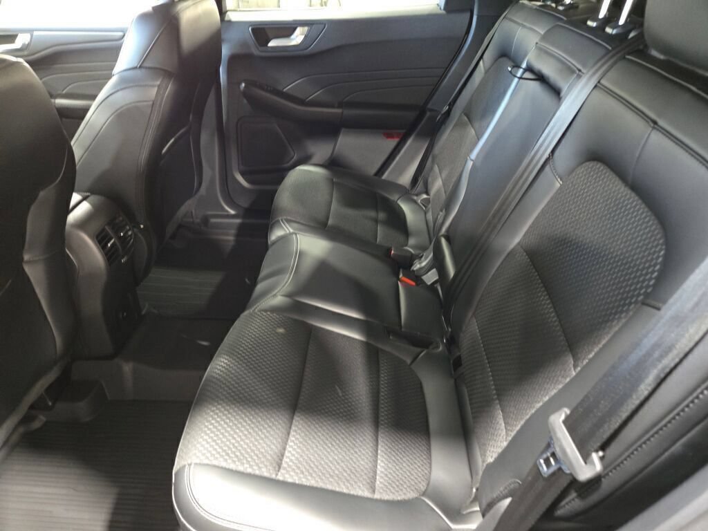 New 2025 Ford Escape SE w/ Class II Trailer Tow Package FWD image 21
