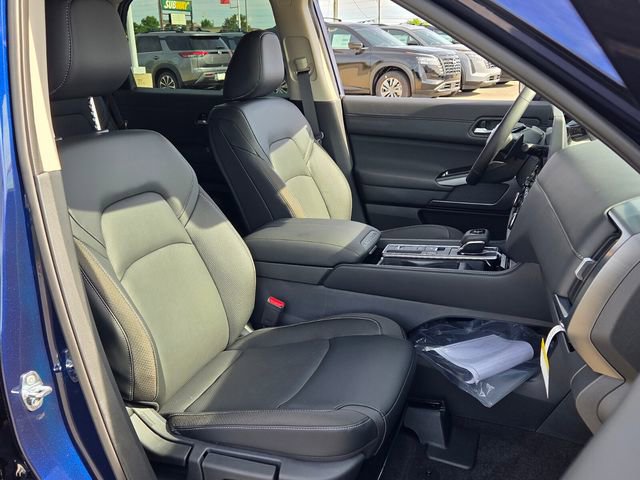 New 2026 Nissan Pathfinder SL image 18
