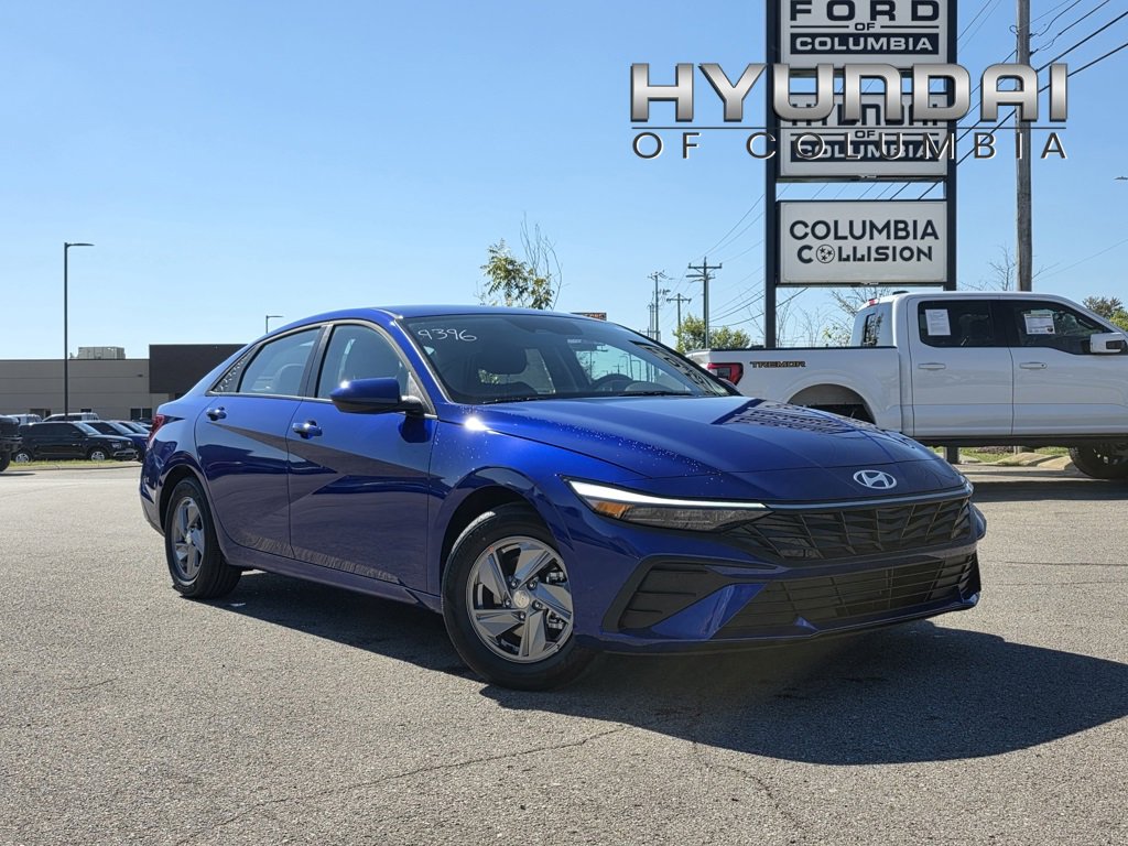 New 2025 Hyundai Elantra SE