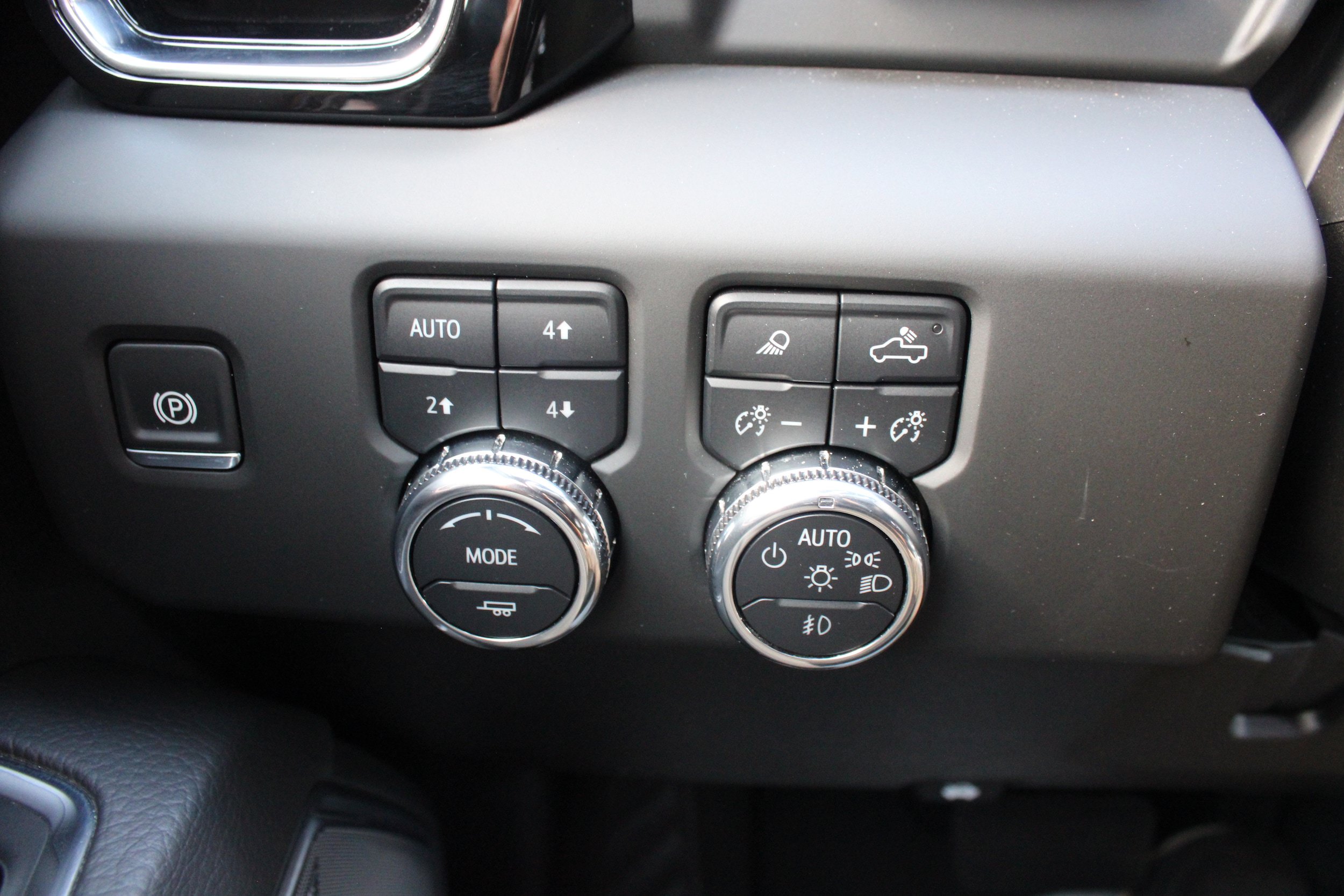 Used 2025 GMC Sierra 2500 Denali w/ Denali Reserve Package AWD/4WD image 32