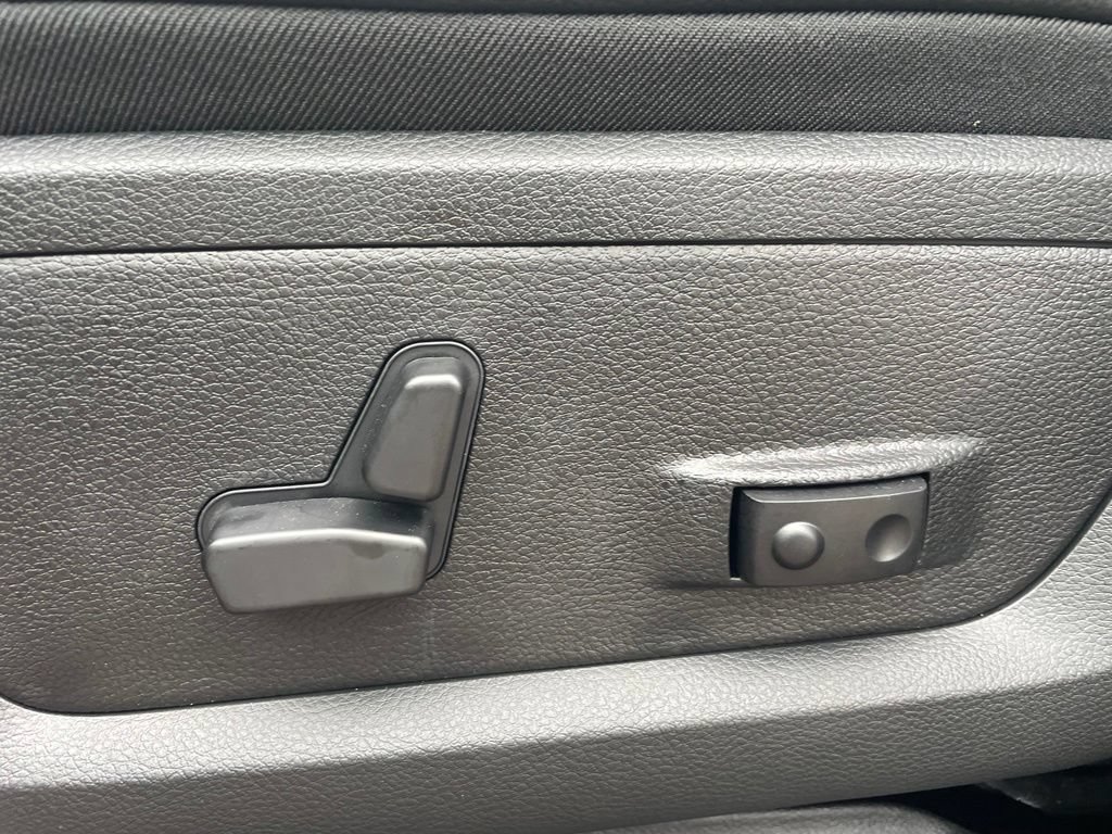New 2026 RAM 2500 Laramie AWD/4WD image 26