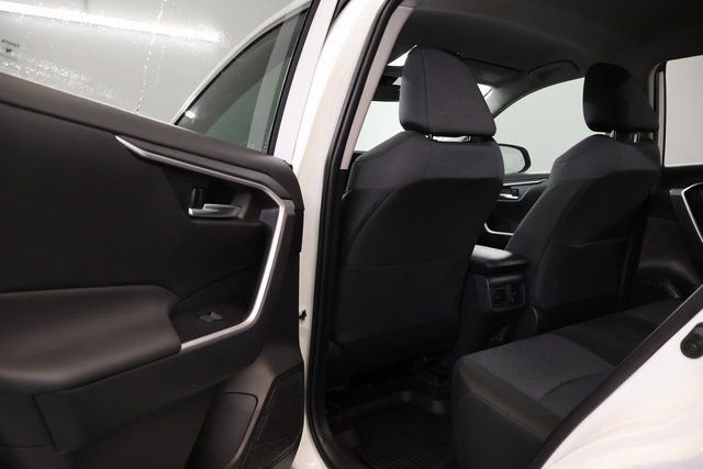 Used 2025 Toyota RAV4 XLE image 27