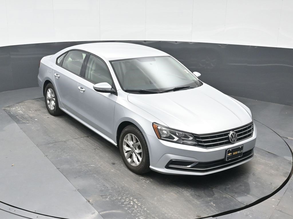 Used 2018 Volkswagen Passat 2.0T S image 24