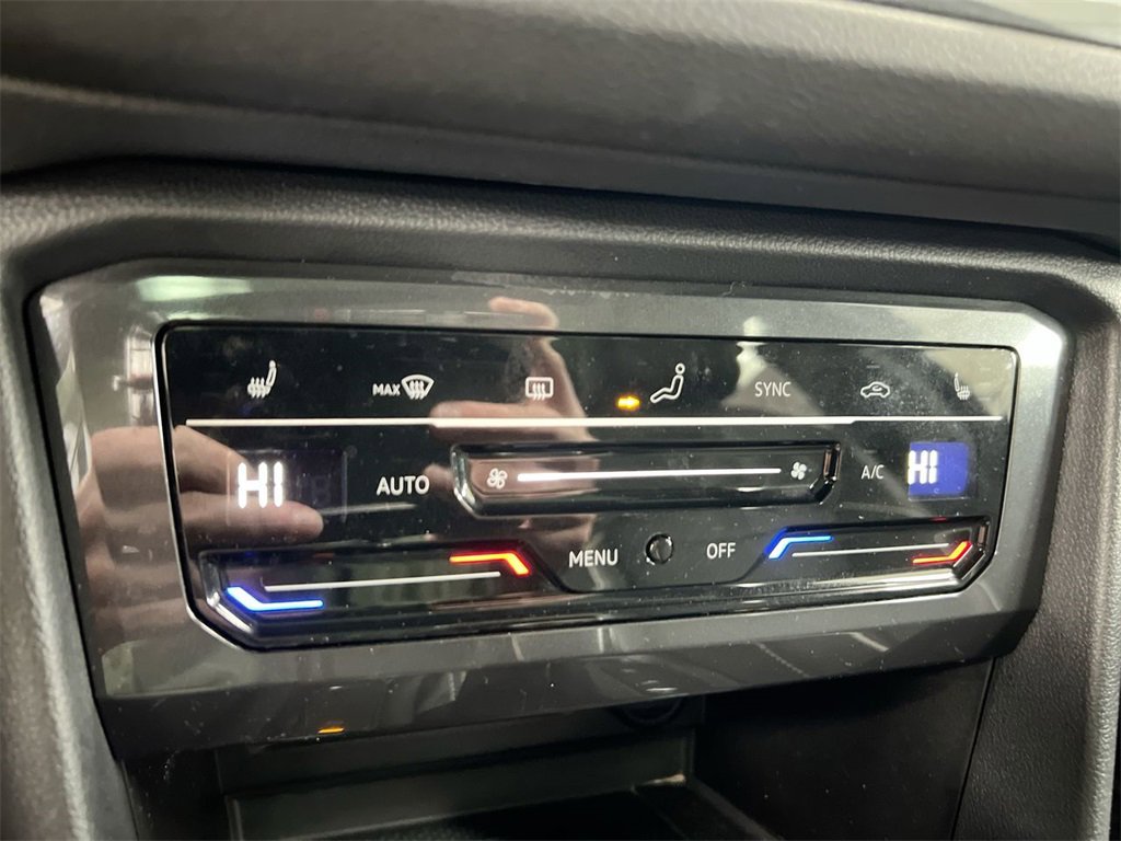 Used 2022 Volkswagen Tiguan SEL R-Line image 16