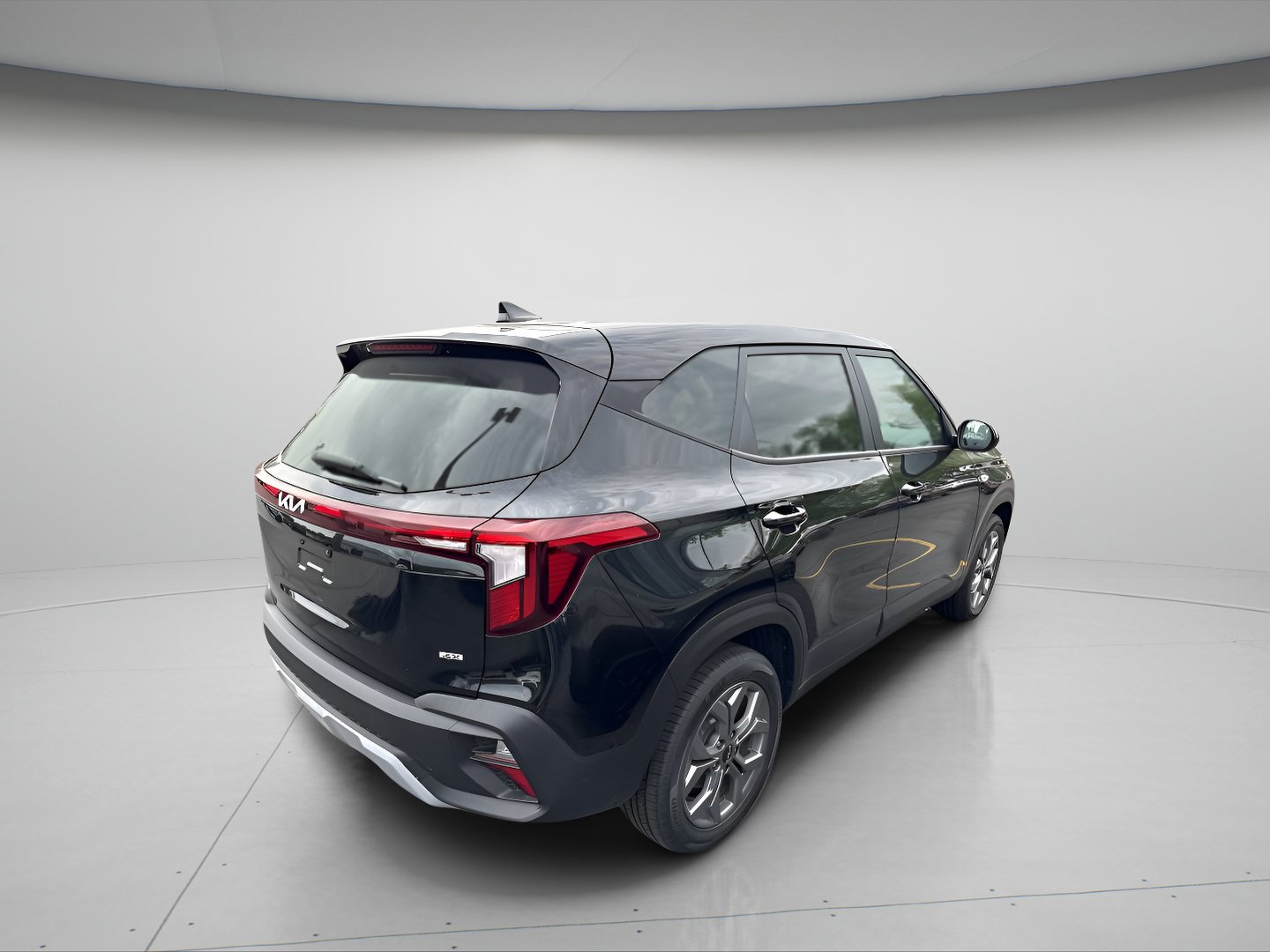 Used 2024 Kia Seltos LX AWD/4WD image 8