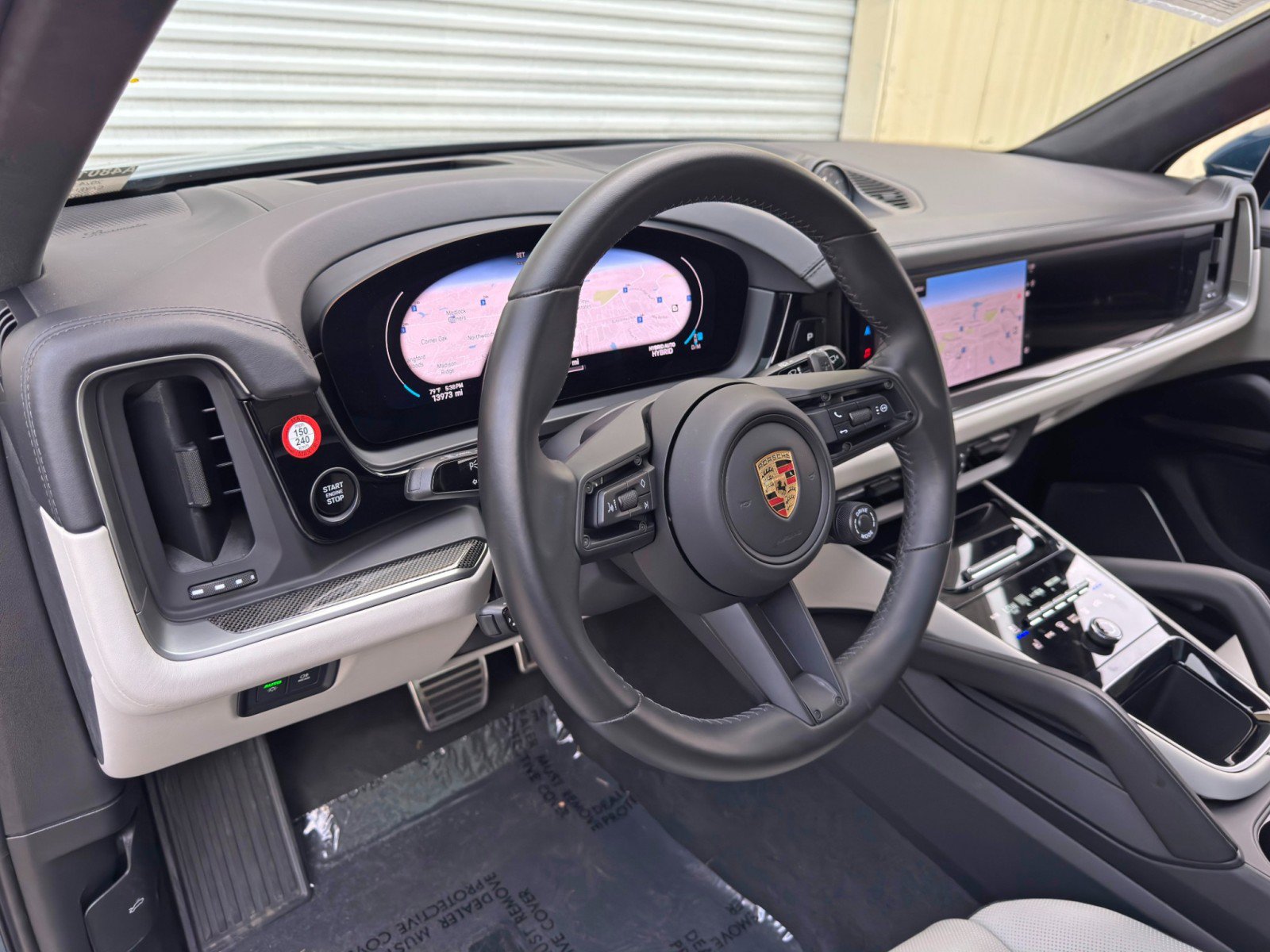 Used 2024 Porsche Cayenne Turbo AWD/4WD image 14