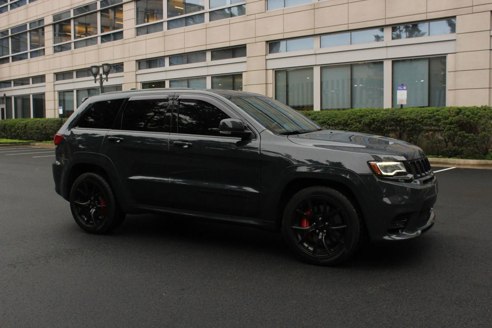 Used 2018 Jeep Grand Cherokee SRT AWD/4WD image 2