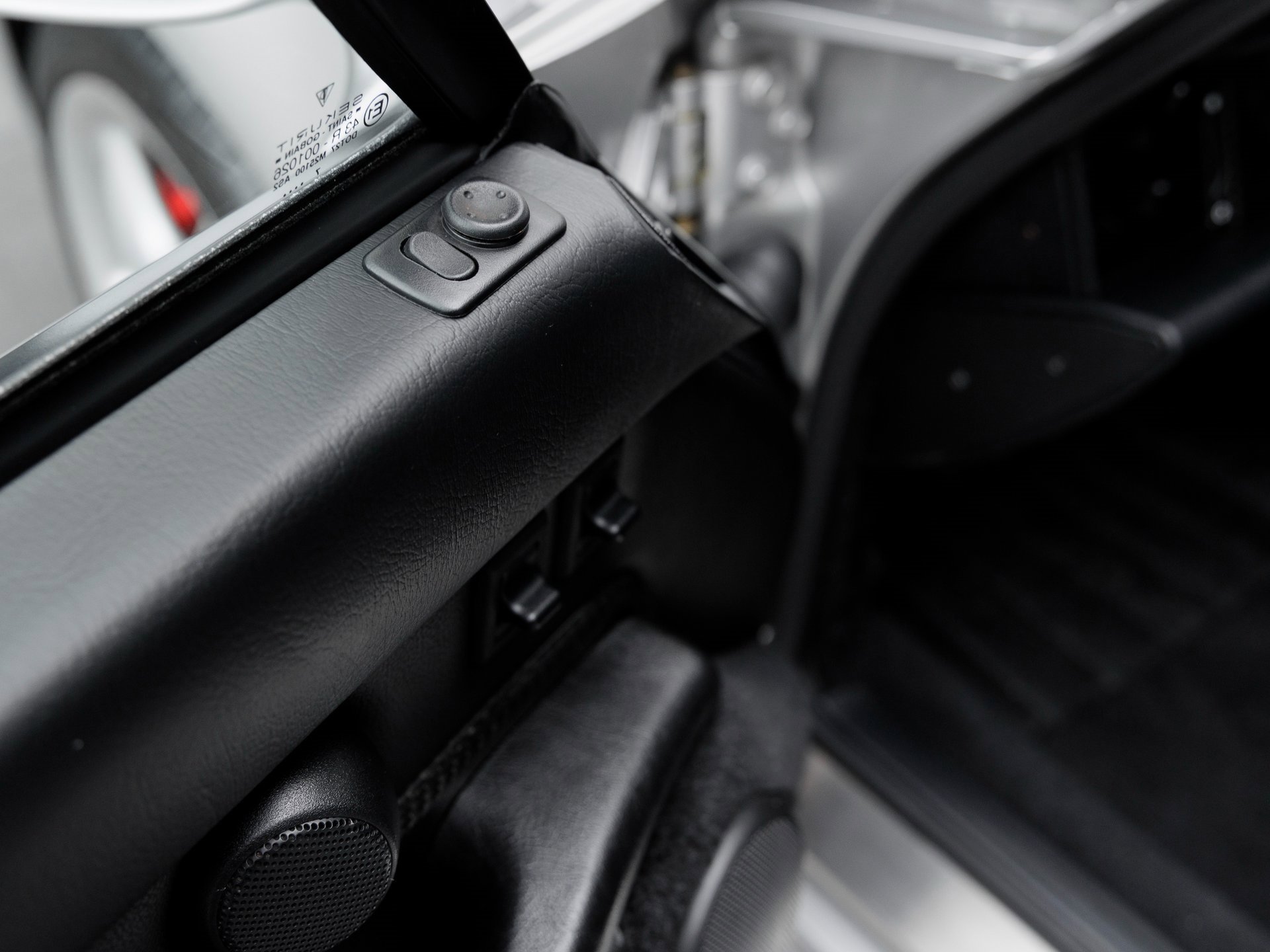 Used 1998 Porsche 911 Carrera 4S image 15