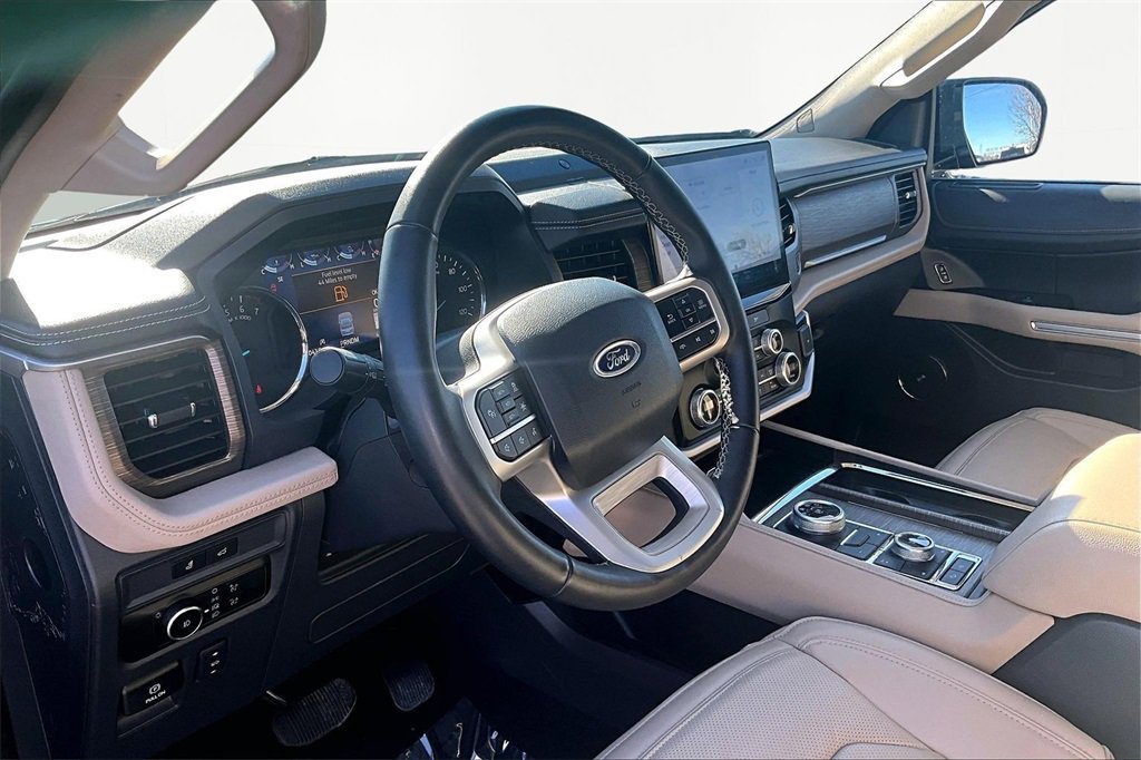 Used 2024 Ford Expedition Limited image 14