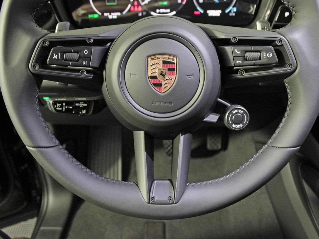 Certified 2026 Porsche Cayenne E-Hybrid Coupe AWD/4WD image 24