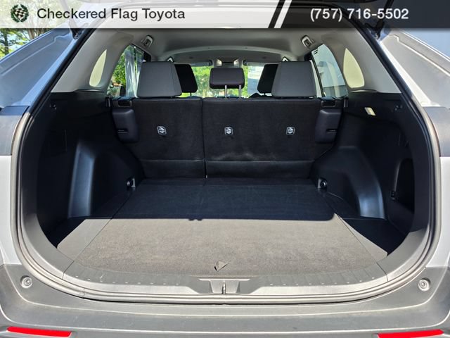 Used 2025 Toyota RAV4 XLE AWD/4WD image 12