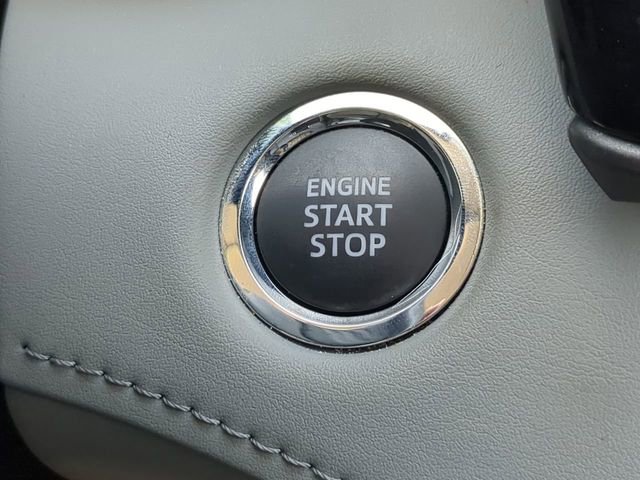 Used 2023 Toyota Highlander XLE image 28