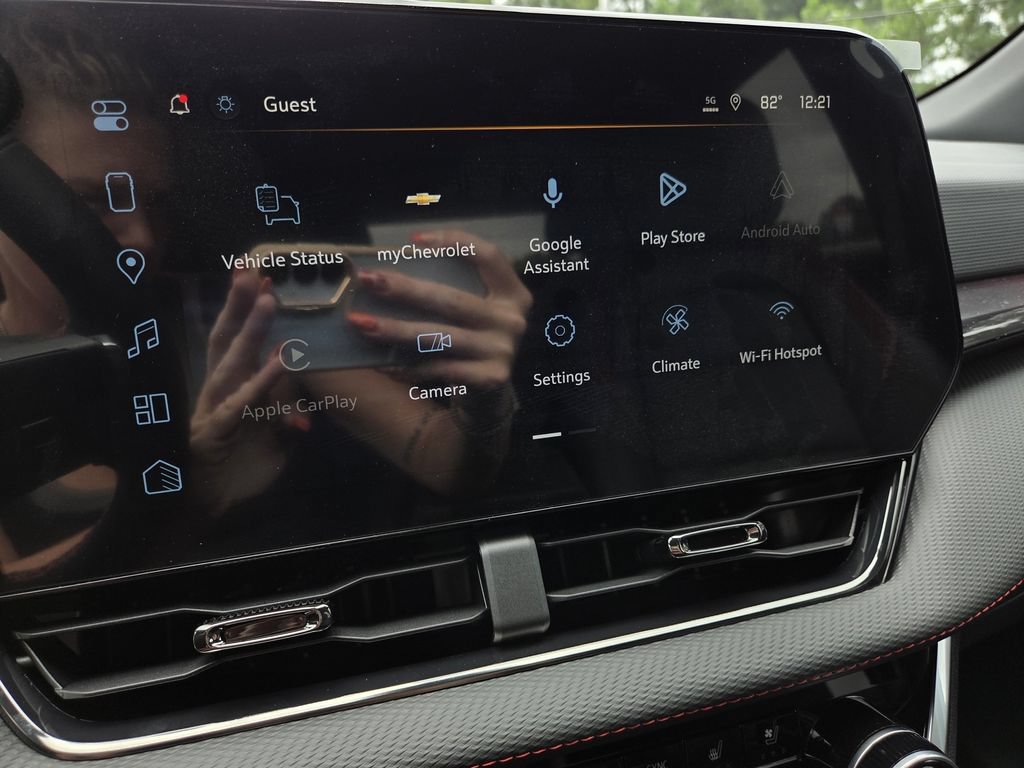 New 2027 Chevrolet Equinox RS w/ Convenience Package III FWD image 9