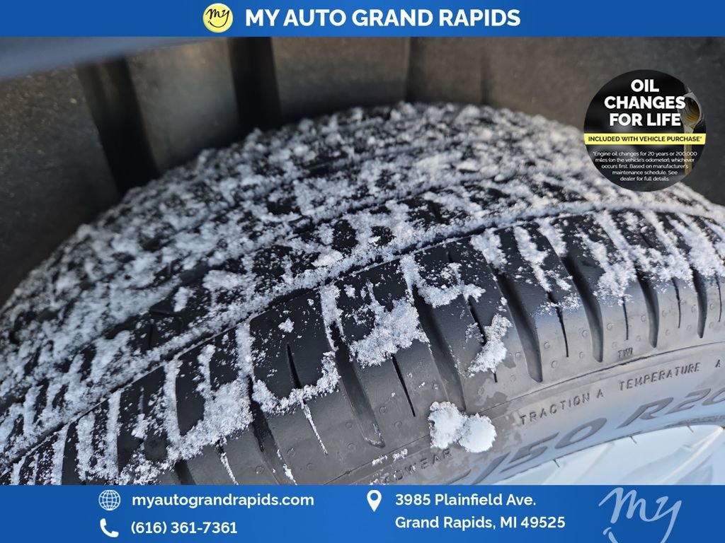 Used 2022 Volkswagen Atlas Cross Sport SE image 34