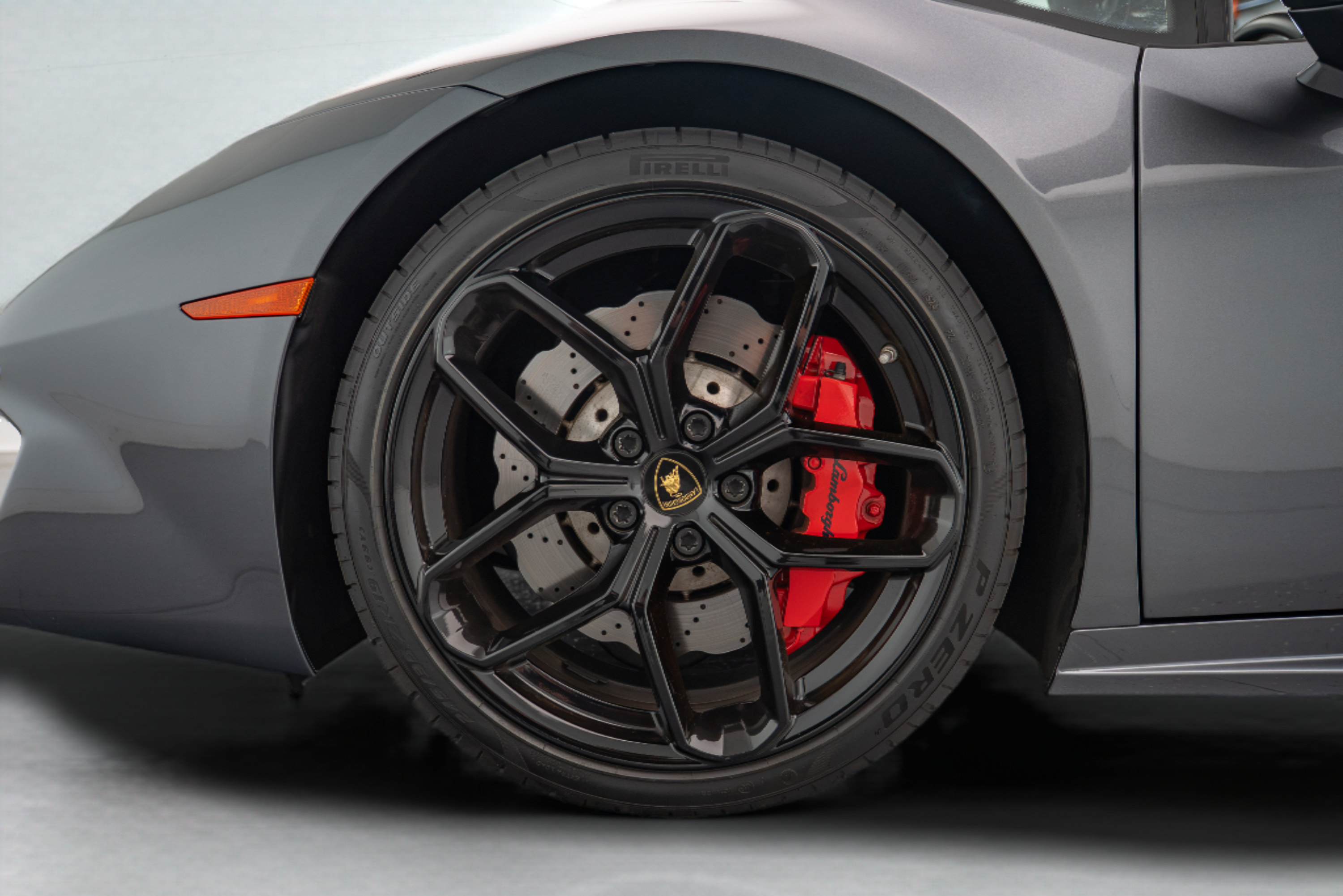 Used 2019 Lamborghini Huracan LP 580-2 RWD image 22