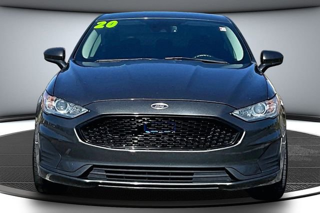 Used 2020 Ford Fusion SE image 2