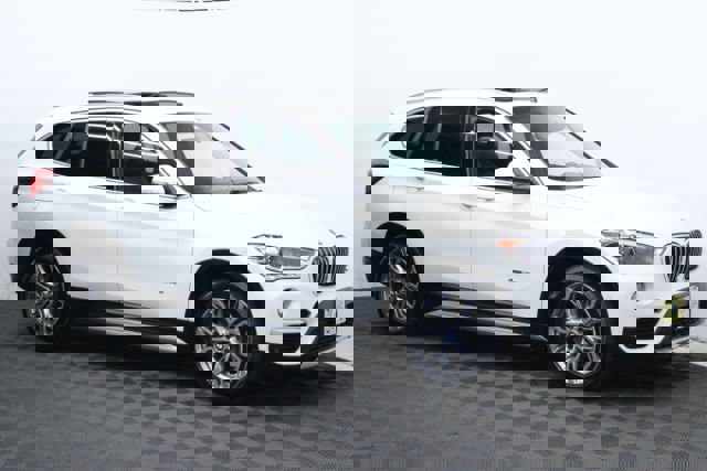 Used 2017 BMW X1 xDrive28i image 1