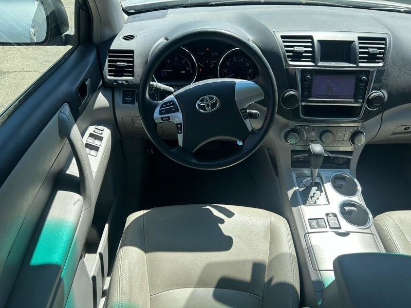 Used 2013 Toyota Highlander 4WD Hybrid image 9