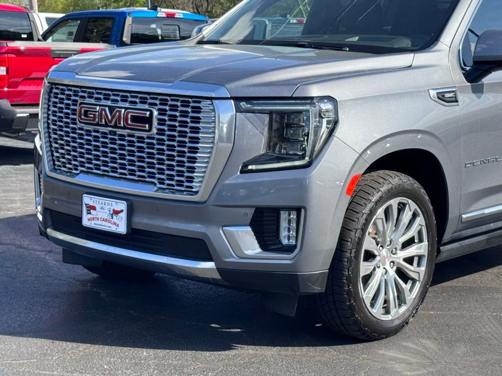 Used 2022 GMC Yukon XL Denali w/ Denali Premium Package image 38