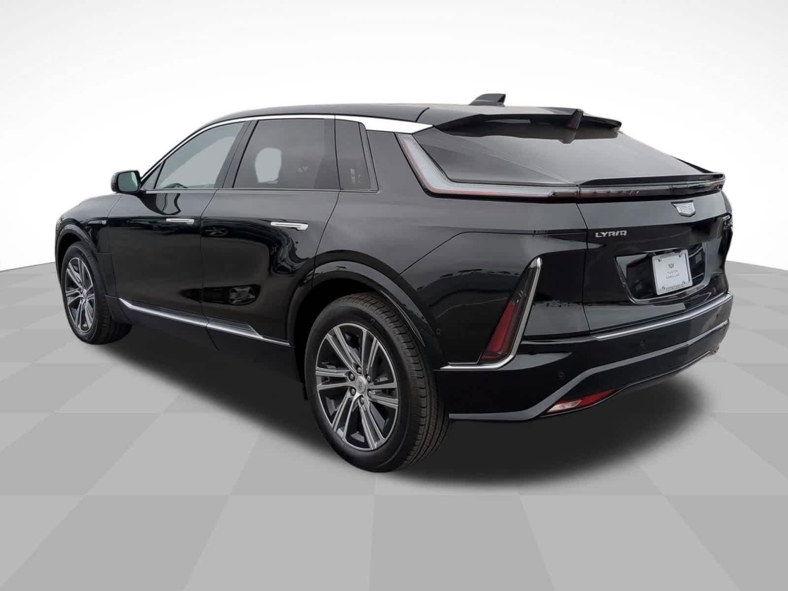 Certified 2024 Cadillac Lyriq Luxury AWD/4WD image 5