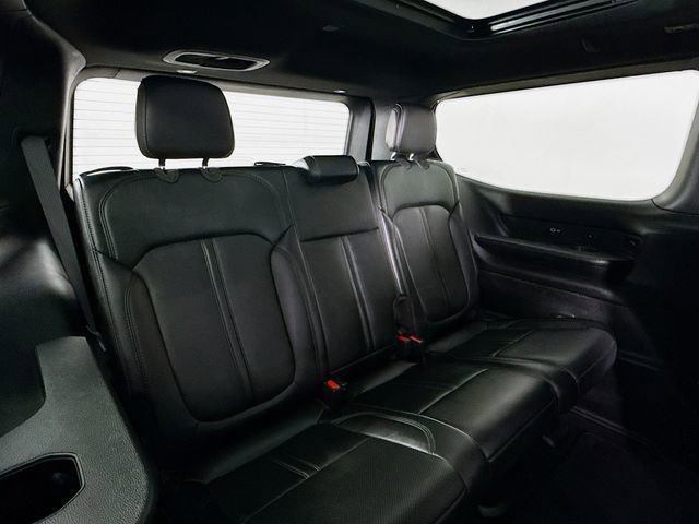 Used 2024 Jeep Wagoneer Series II AWD/4WD image 29