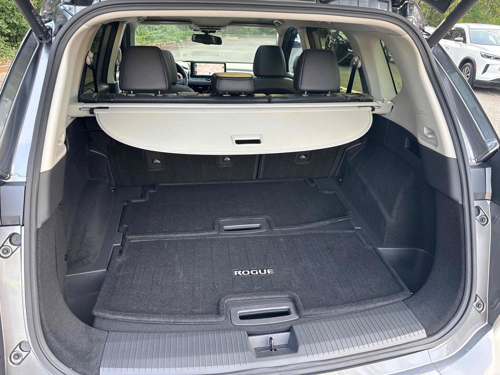 Used 2025 Nissan Rogue Platinum w/ Platinum Premium Package FWD image 31