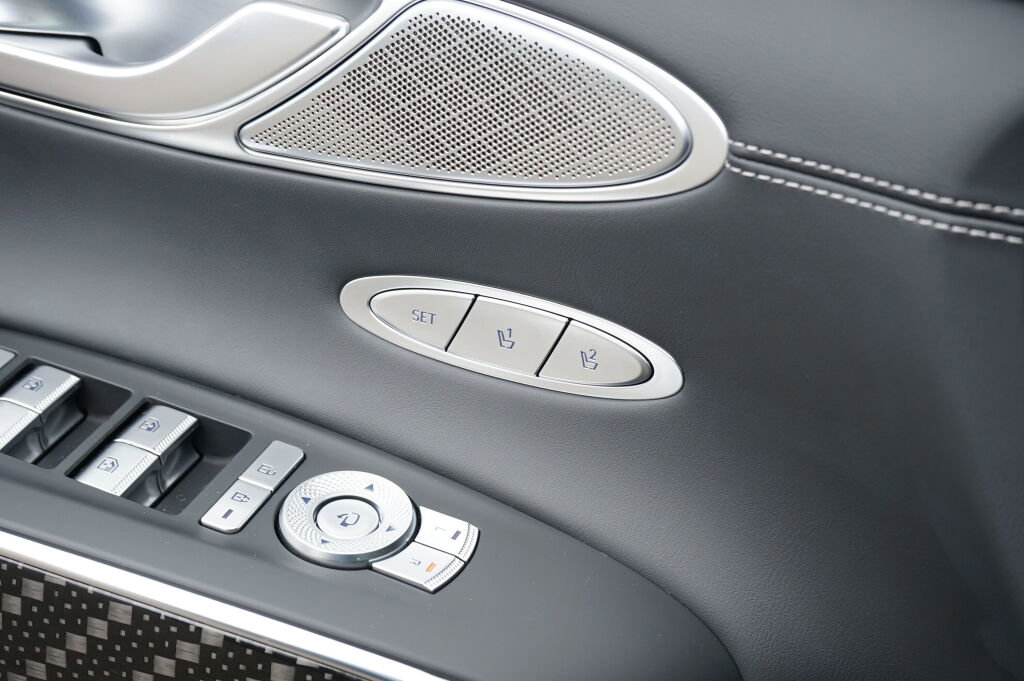 Used 2025 Genesis GV70 3.5T Sport w/ Sport Prestige Package image 17