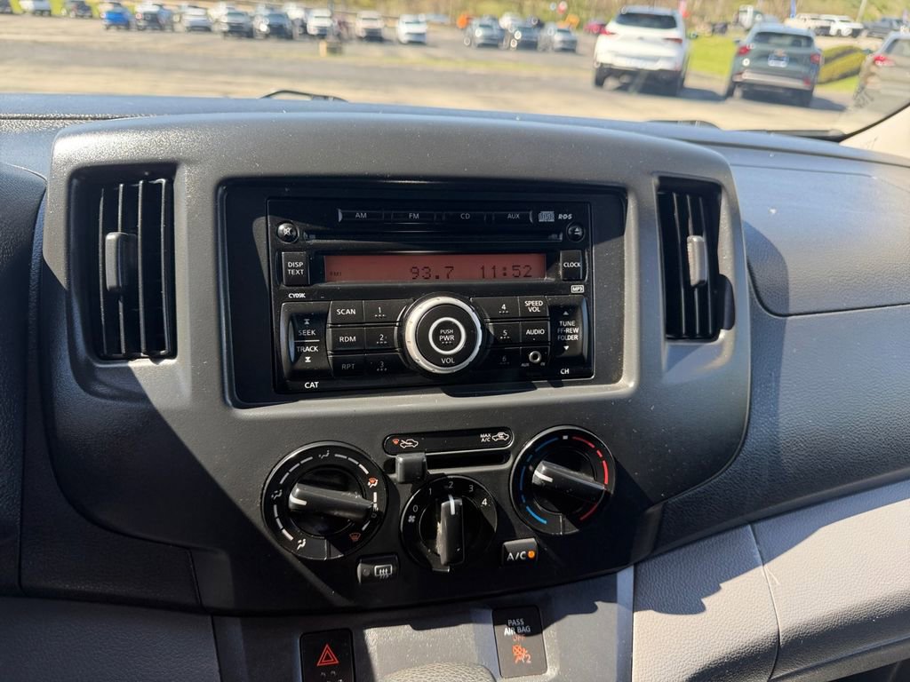 Used 2015 Chevrolet City Express LT image 16