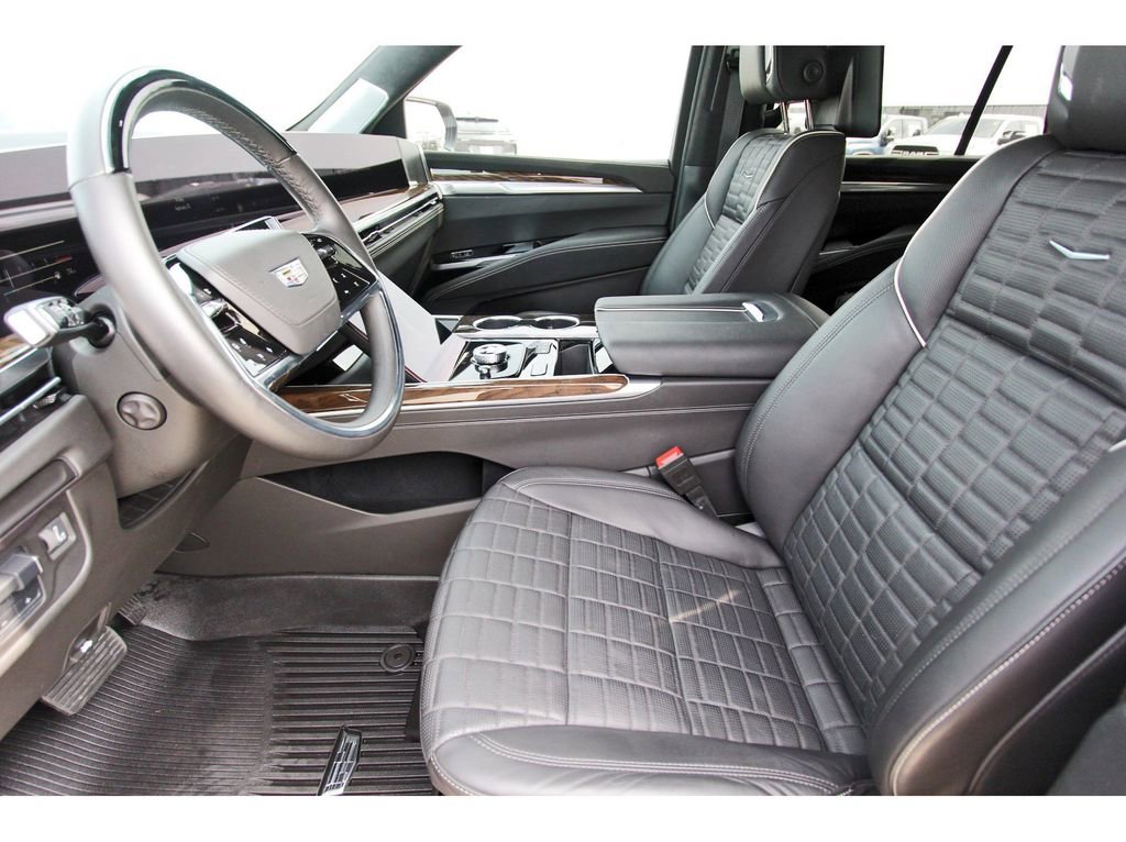 Certified 2025 Cadillac Escalade Sport Platinum w/ LPO, Floor Liner Package image 6