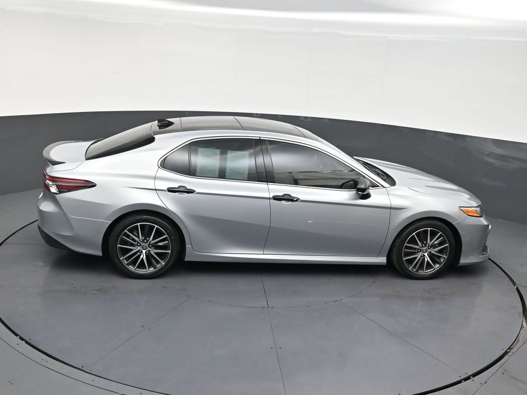 Used 2022 Toyota Camry XLE w/ Navigation Package FWD image 18