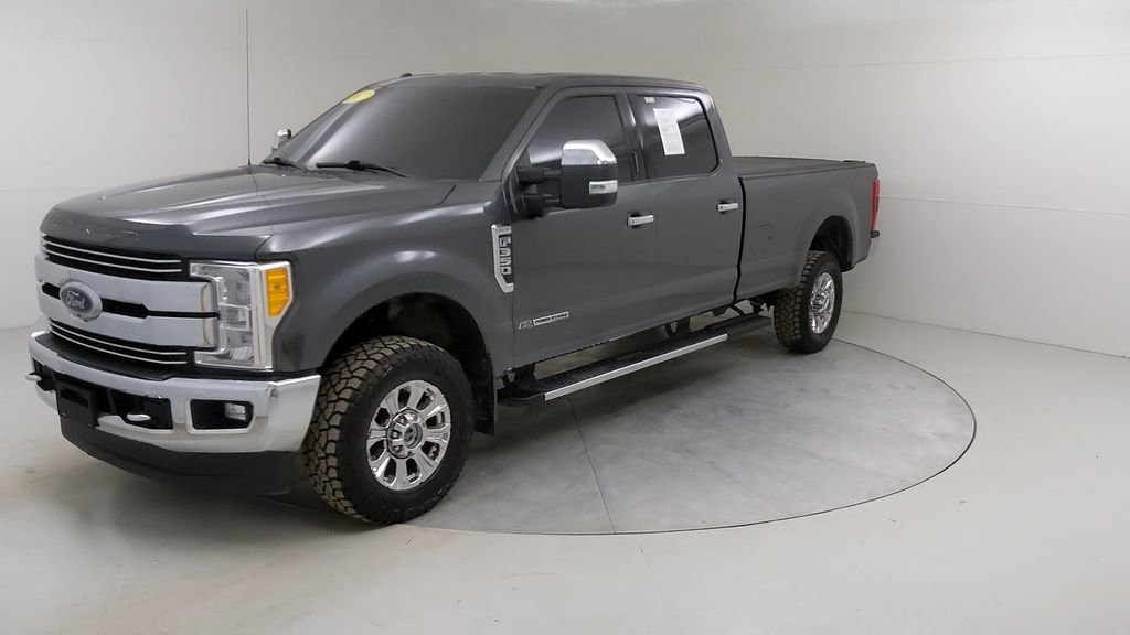 Used 2017 Ford F350 Lariat w/ Chrome Package image 21