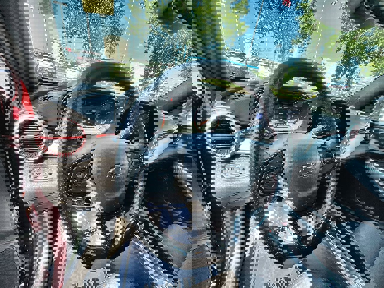 Used 2024 Chevrolet Trax RS w/ Sunroof Package image 10