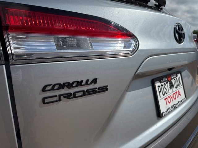 Used 2024 Toyota Corolla Cross AWD Hybrid w/ Moonroof Package image 12