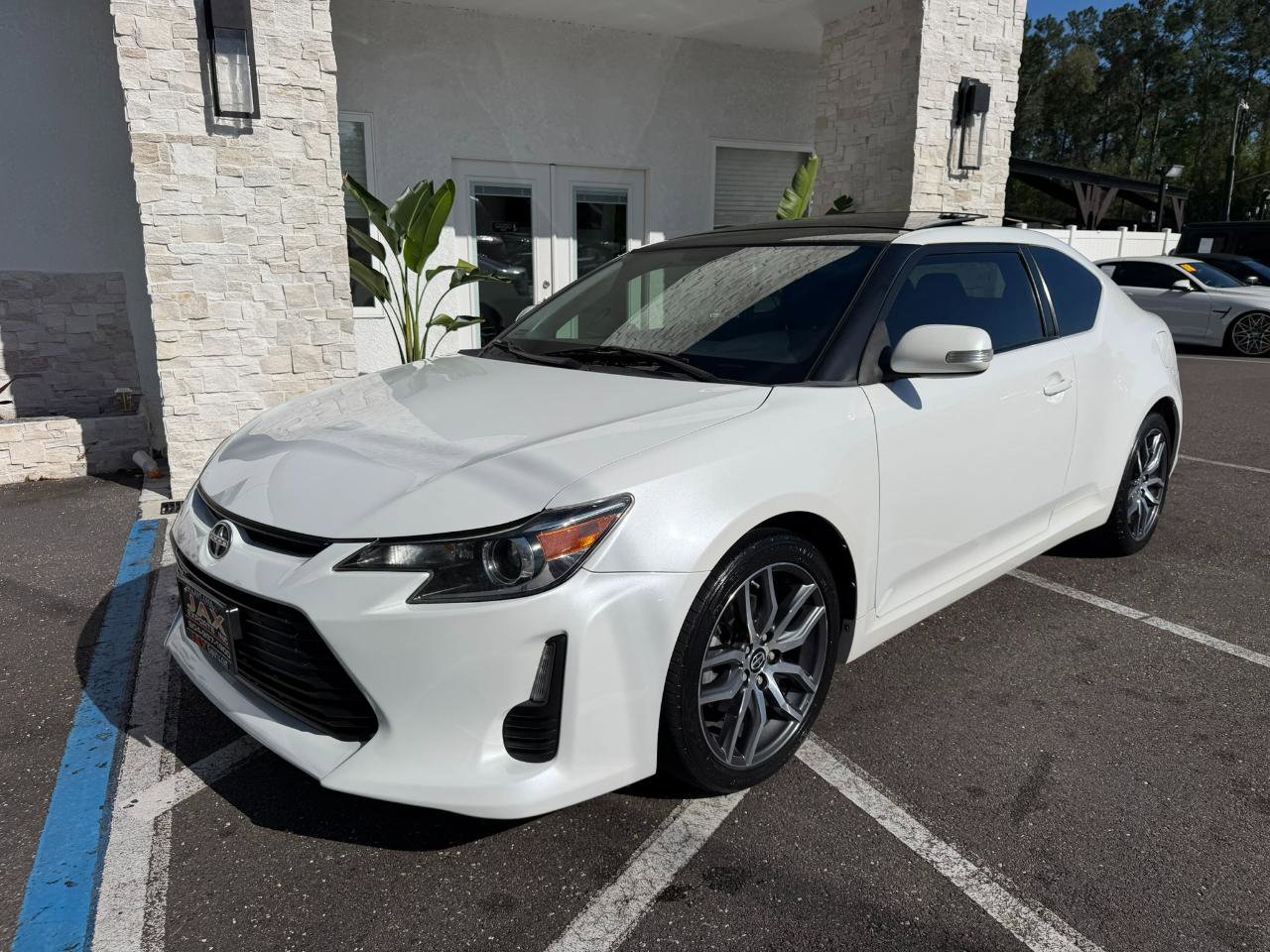 Used 2015 Scion tC 2D Hatchback image 3