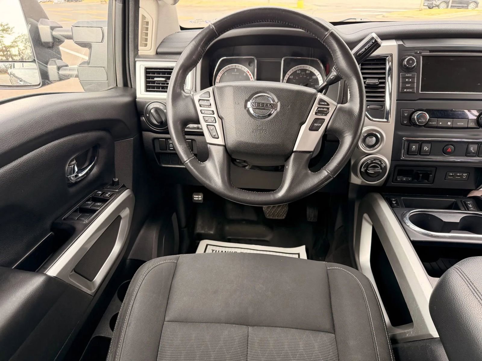 Used 2019 Nissan Titan SV w/ SV Convenience Package image 35