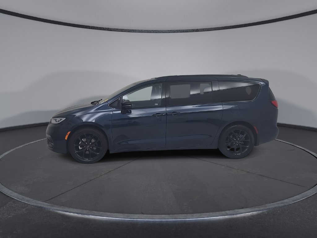 Certified 2025 Chrysler Pacifica Limited FWD image 11