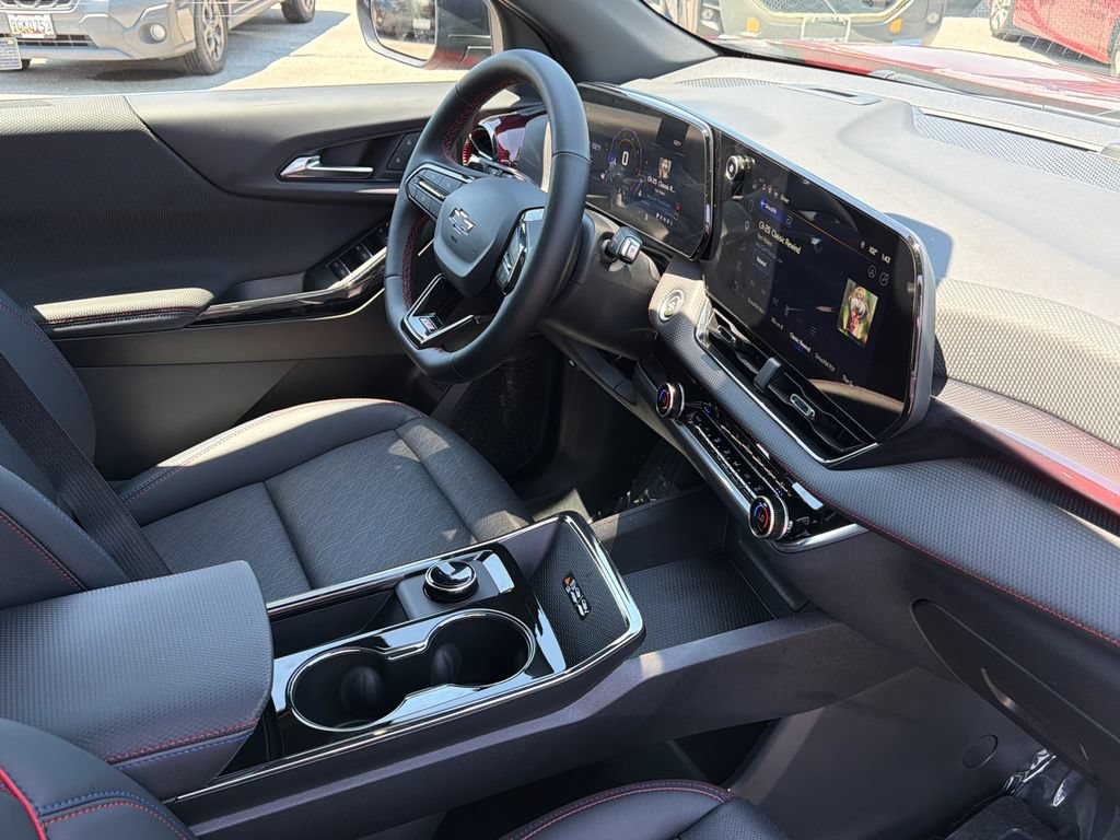 Used 2026 Chevrolet Equinox RS w/ Convenience Package III FWD image 9