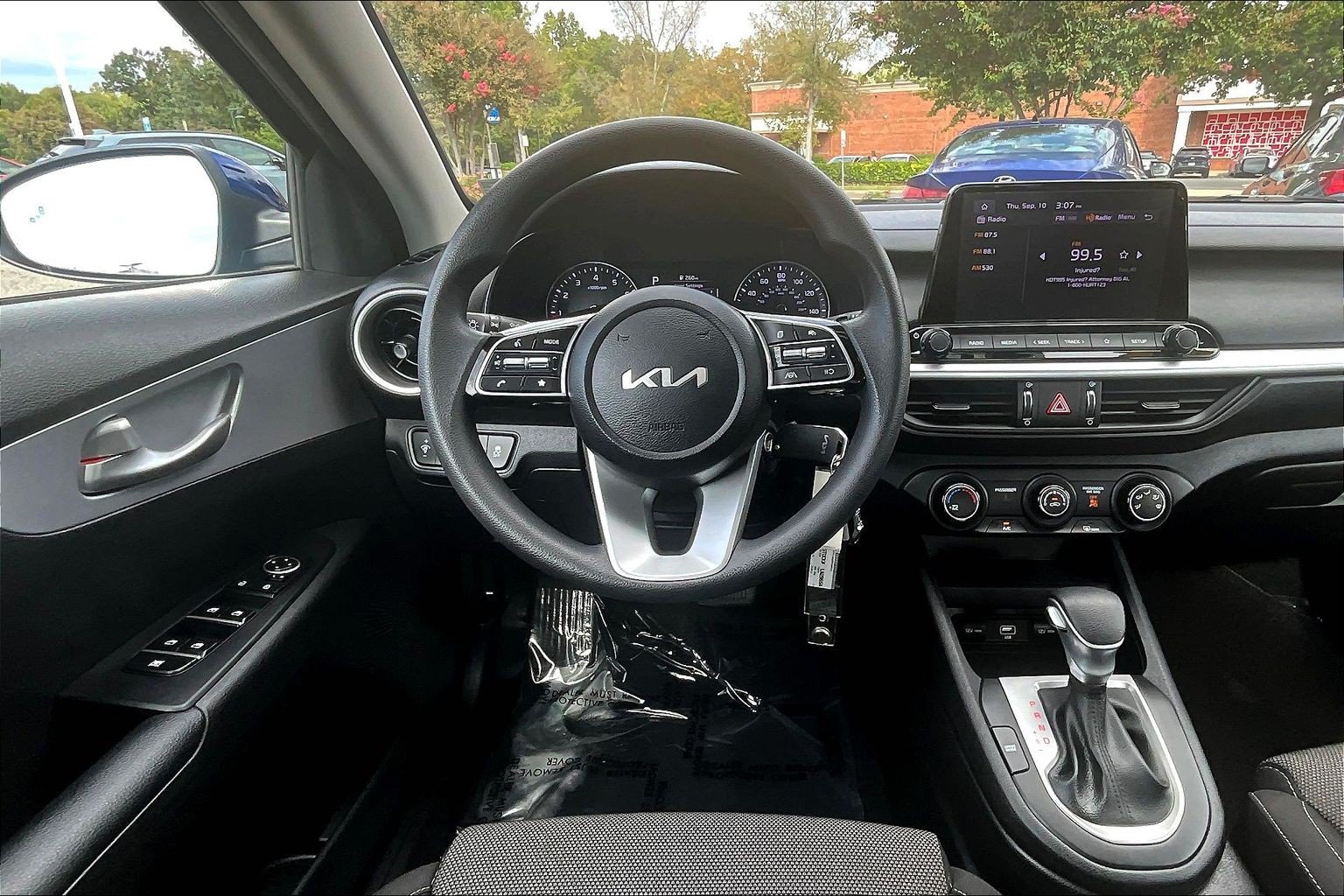 Used 2023 Kia Forte LXS w/ LXS Technology Package FWD image 5