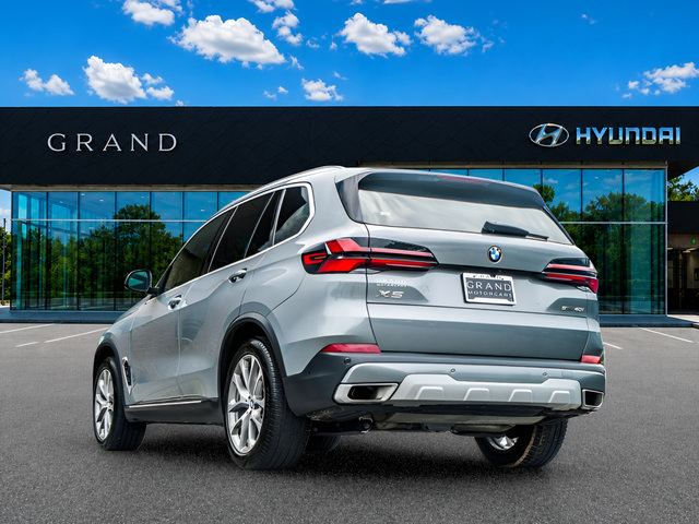 Used 2024 BMW X5 sDrive40i w/ Premium Package RWD image 4