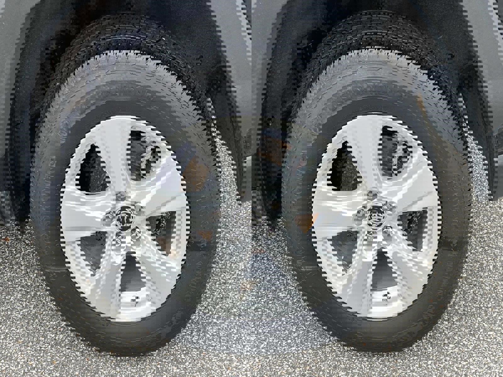 Used 2021 Toyota RAV4 XLE image 19