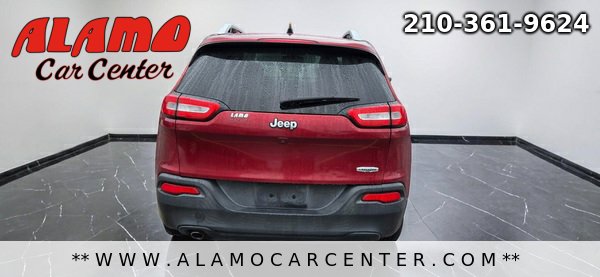 Used 2017 Jeep Cherokee Latitude FWD image 4